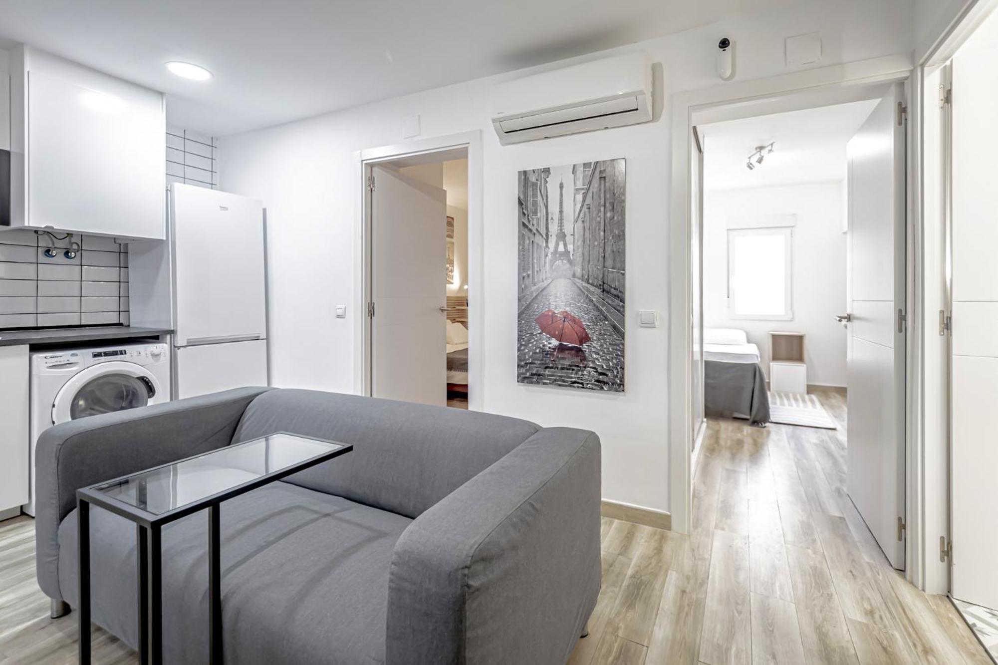 Apartamentos Pensamiento Madrid Exterior photo